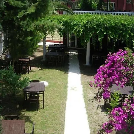 Alacati Golden Resort Otel 3*