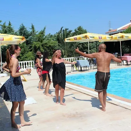 Alacati Golden Resort Otel 3*